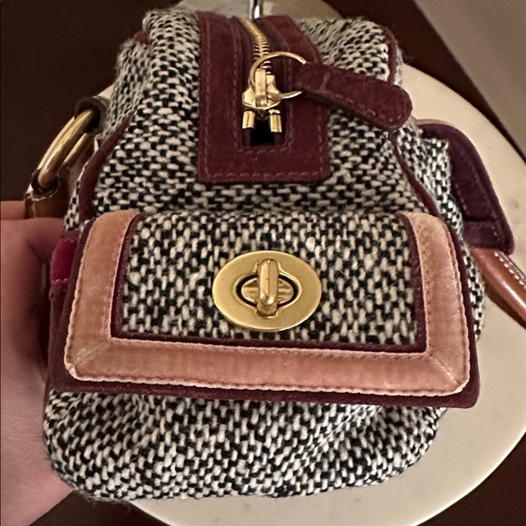 Coach Limited Edition Vintage Soho Tweed satchel and wristlet - Picture 7 of 17